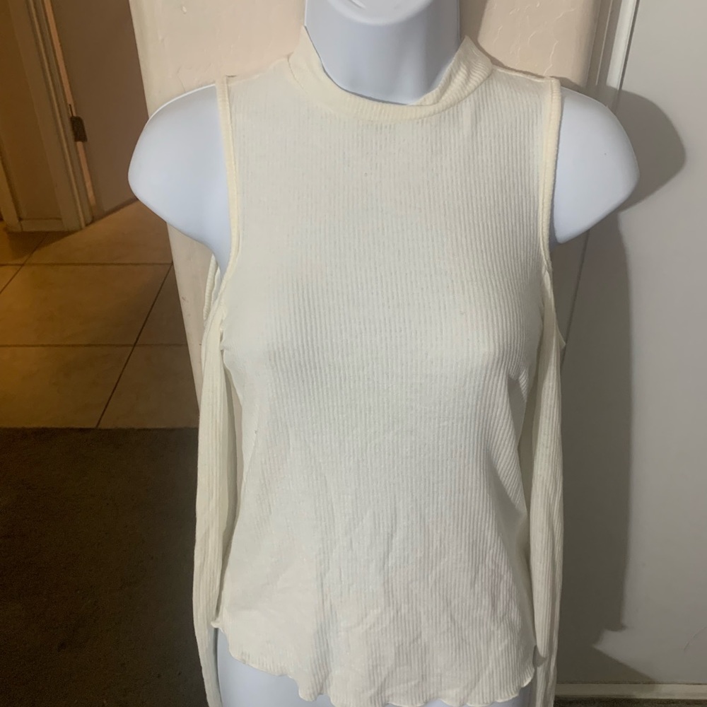 American Rag, Ivory ribbed cold shoulder long sleeve top. Size M